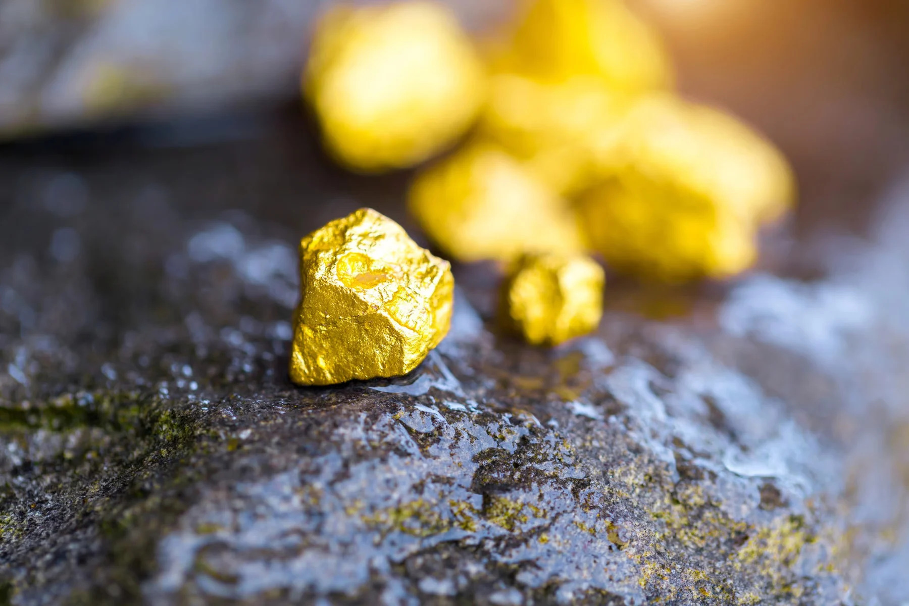 Gold trading